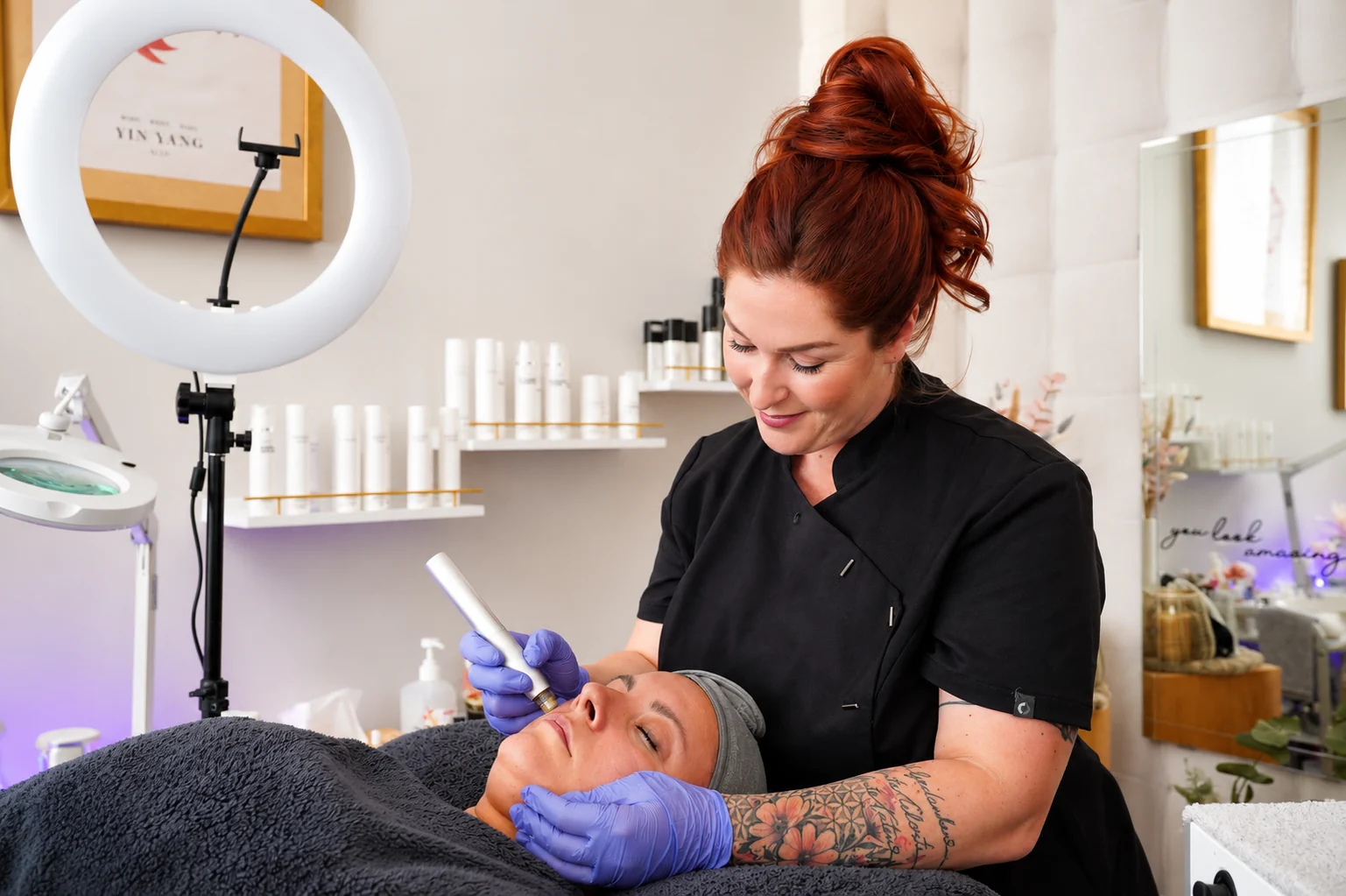 Micro-Needling Behandlung im Kosmetikstudio Hauptsache Schön Leipzig
